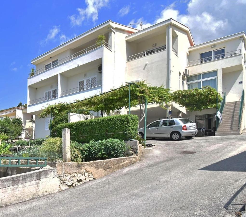 Apartment Lijana Sea View Tučepi Esterno foto