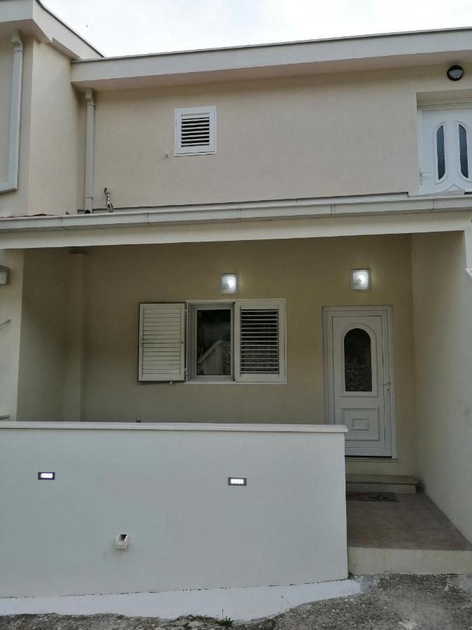 Apartment Lijana Sea View Tučepi Esterno foto