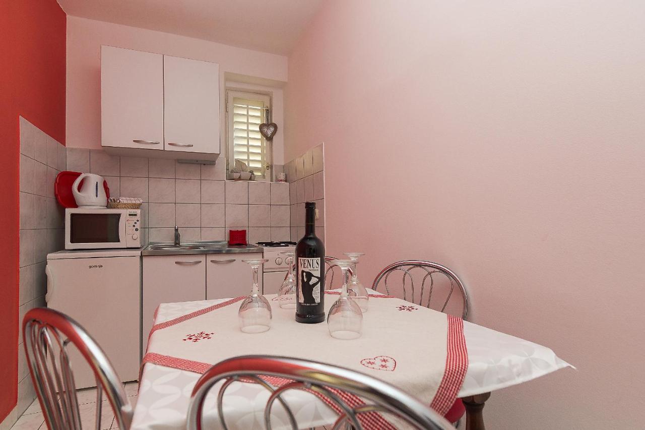 Apartment Lijana Sea View Tučepi Esterno foto